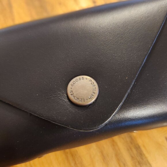 Portland Leather Goods Sunglasses Case Smooth Snap Closure Brand New - Picture 6 of 9